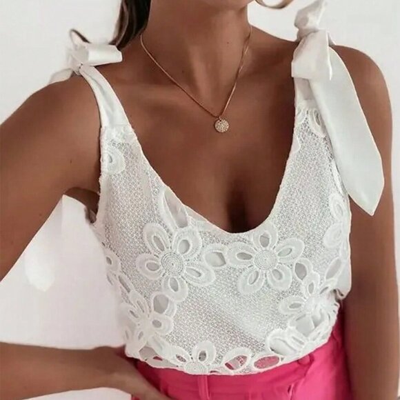 White Casual Women's Tie Shoulder Guipure Lace Blouse - Picture 2 of 8